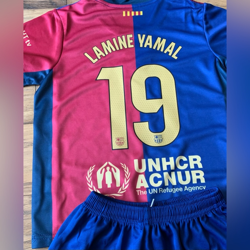 Lamine Yamal Soccer Jersey YOUTH Barcelona 19 Home Jersey NWT SHIPS SALE DAY